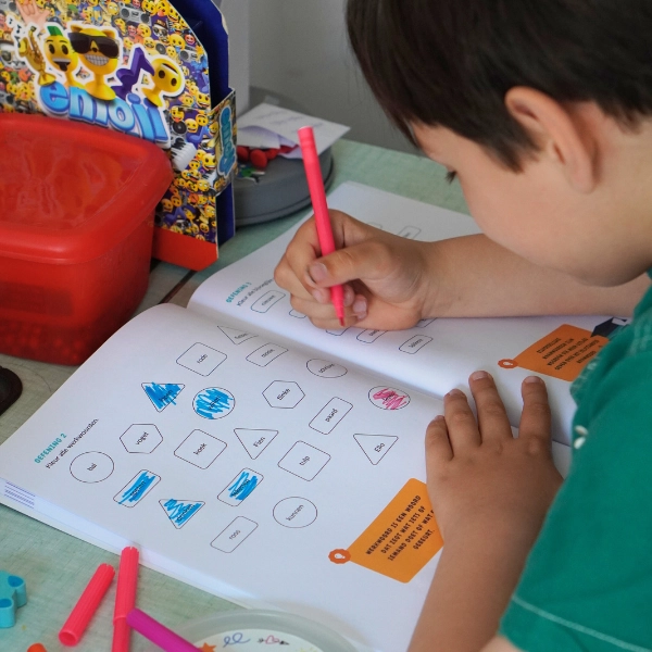 Taal oefenboek 2de leerjaar (groep 4)